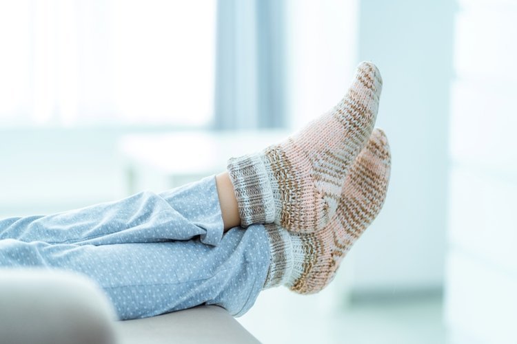 Should Diabetics Wear Socks To Bed? - Fortunate Feet