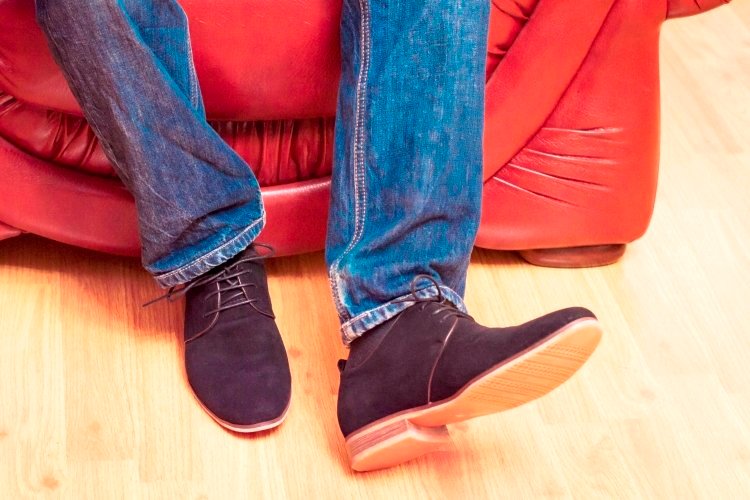 easy-ways-to-fix-bald-spots-on-suede-shoes-fortunate-feet